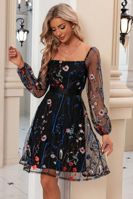 Robe de Soirée Brodée Chic