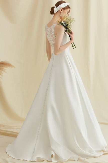 Robe de Soirée Élégance Minimaliste - gallery 1