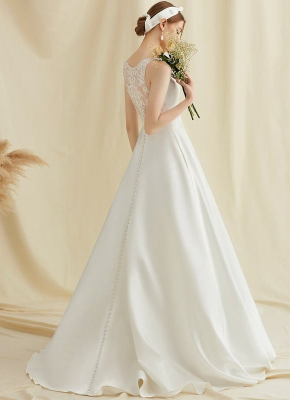 Robe de Soirée Élégance Minimaliste - gallery 1