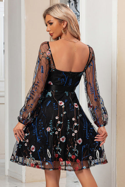 Robe de Soirée Brodée Chic - gallery 5