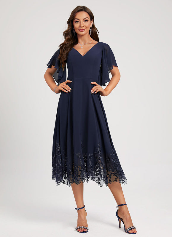 Robe de Soirée Longue Bleue En Dentelle Et Mousseline - gallery 6
