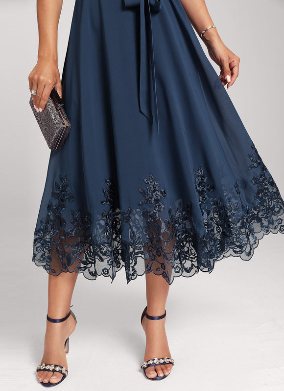 Robe de Soirée Longue Bleue En Dentelle Et Mousseline - gallery 6