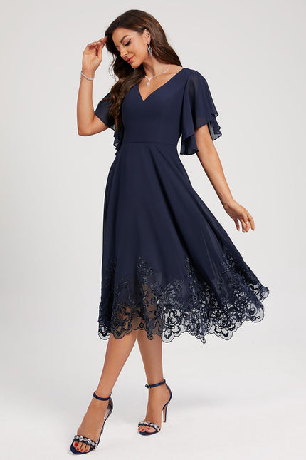 Robe de Soirée Longue Bleue En Dentelle Et Mousseline - gallery 3