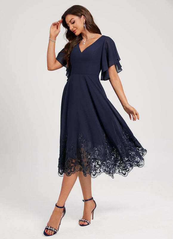 Robe de Soirée Longue Bleue En Dentelle Et Mousseline - gallery 3