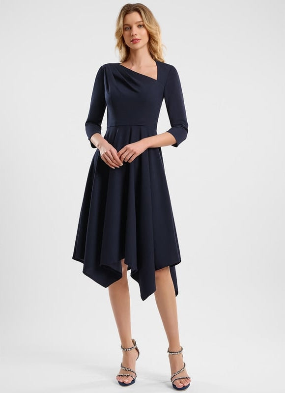 Robe de Soirée Trapèze Chic - gallery 1