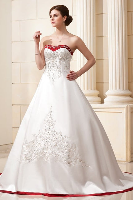 Robe de Soirée Longue Blanche Princesse Traîne Satin Perles