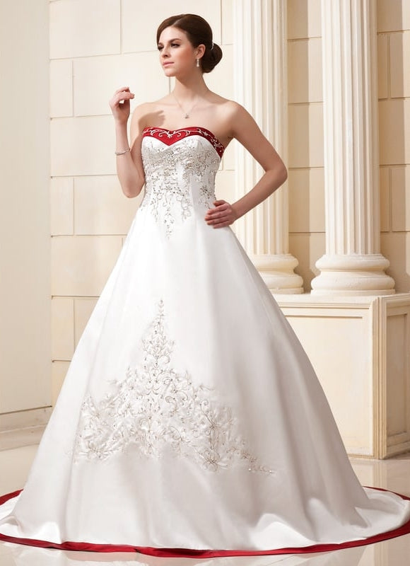 Robe de Soirée Longue Blanche Princesse Traîne Satin Perles